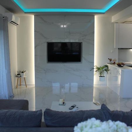 Riviera Penthouse Apartment Palaiontsiflikion Ngoại thất bức ảnh