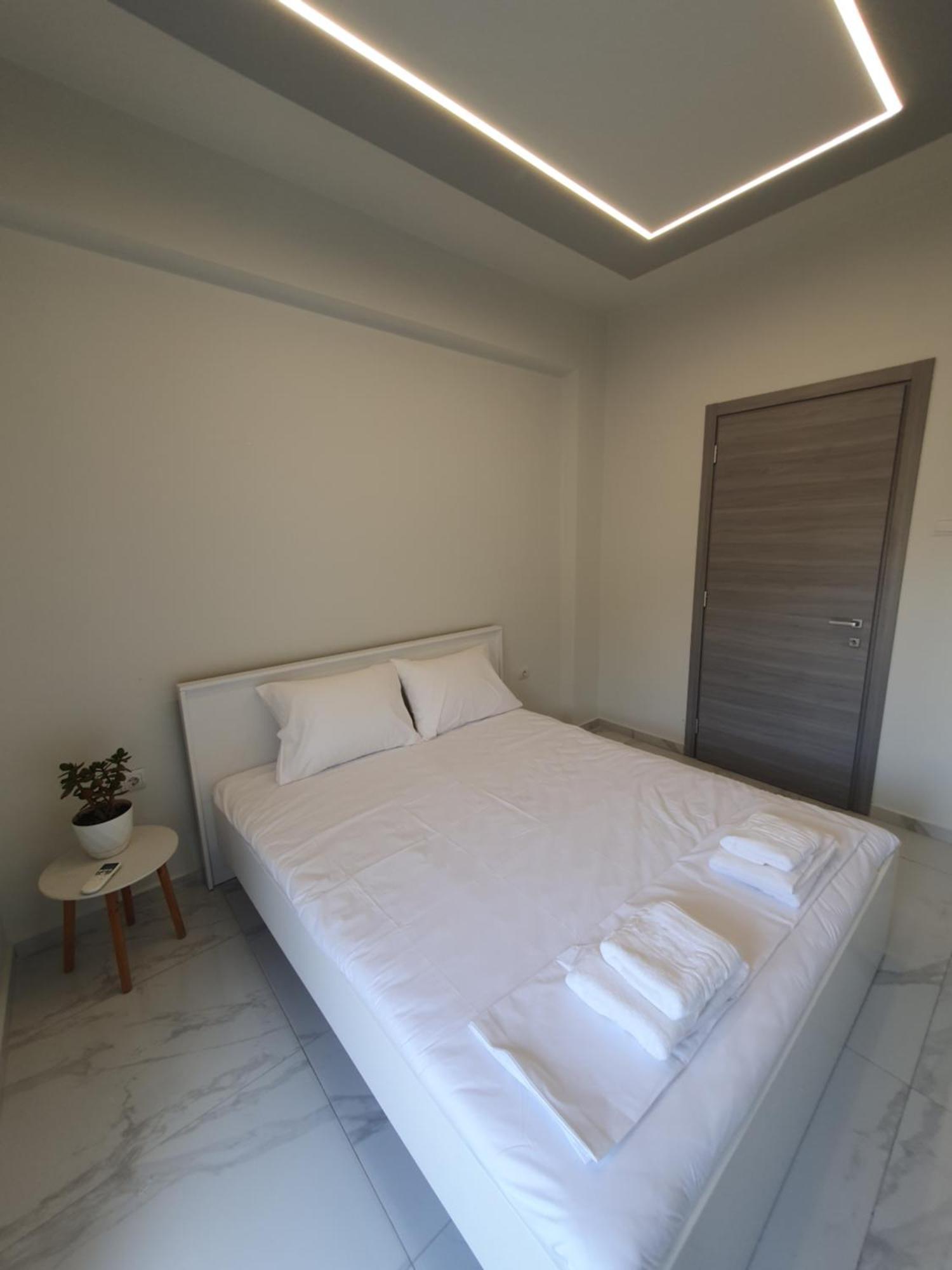 Riviera Penthouse Apartment Palaiontsiflikion Ngoại thất bức ảnh